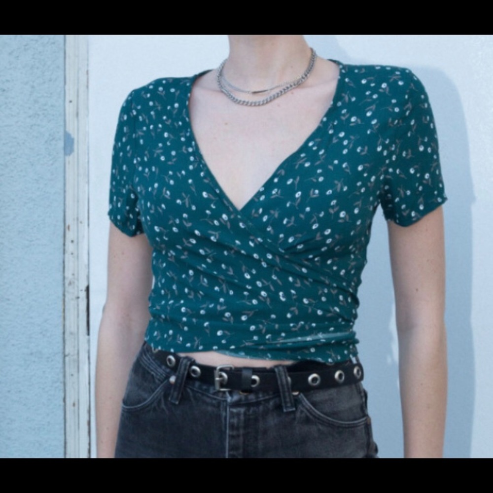 Brandy Melville tie front blouse